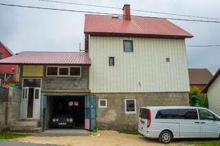 Проживание в семье Lara Rooms Жабляк Трехместный номер с основными удобствами и общей ванной комнатой-13